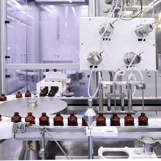 베스트셀러 합성 화학 약물 Ivernectin 1% 및 Clorsulon 5% 주사제 가금류 및 가축용 수의학 제약 원료